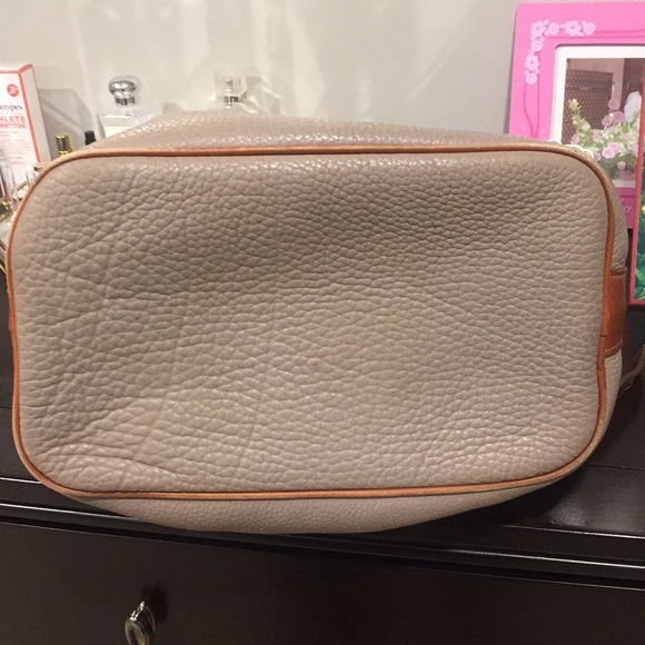 Dooney & Bourke vintage all leather bucket bag GHW - Picture 5 of 11